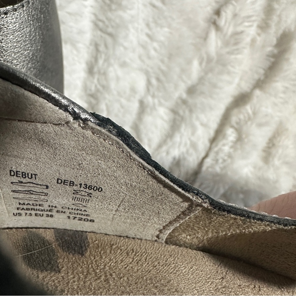 Taos Metallic Pewter Leather Ballet Flats Comfort Shoes Size 7.5 Euro Neutral - Picture 11 of 11
